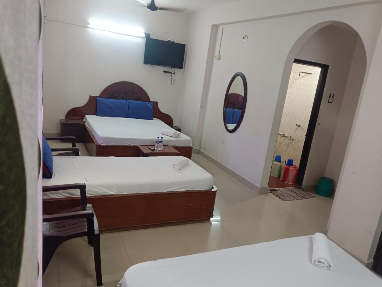 Sree Balaji Hotel - Lodge Kanyakumari Esterno foto