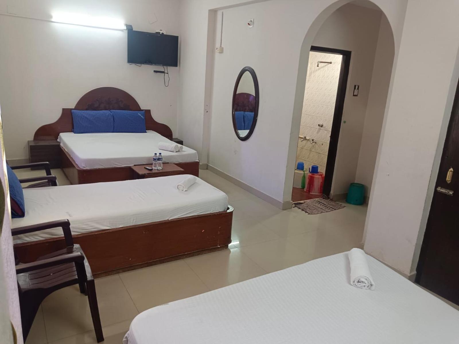 Sree Balaji Hotel - Lodge Kanyakumari Esterno foto